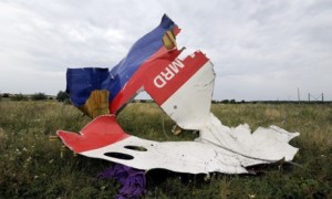 Another Journalist Exposes MH17 False Flag